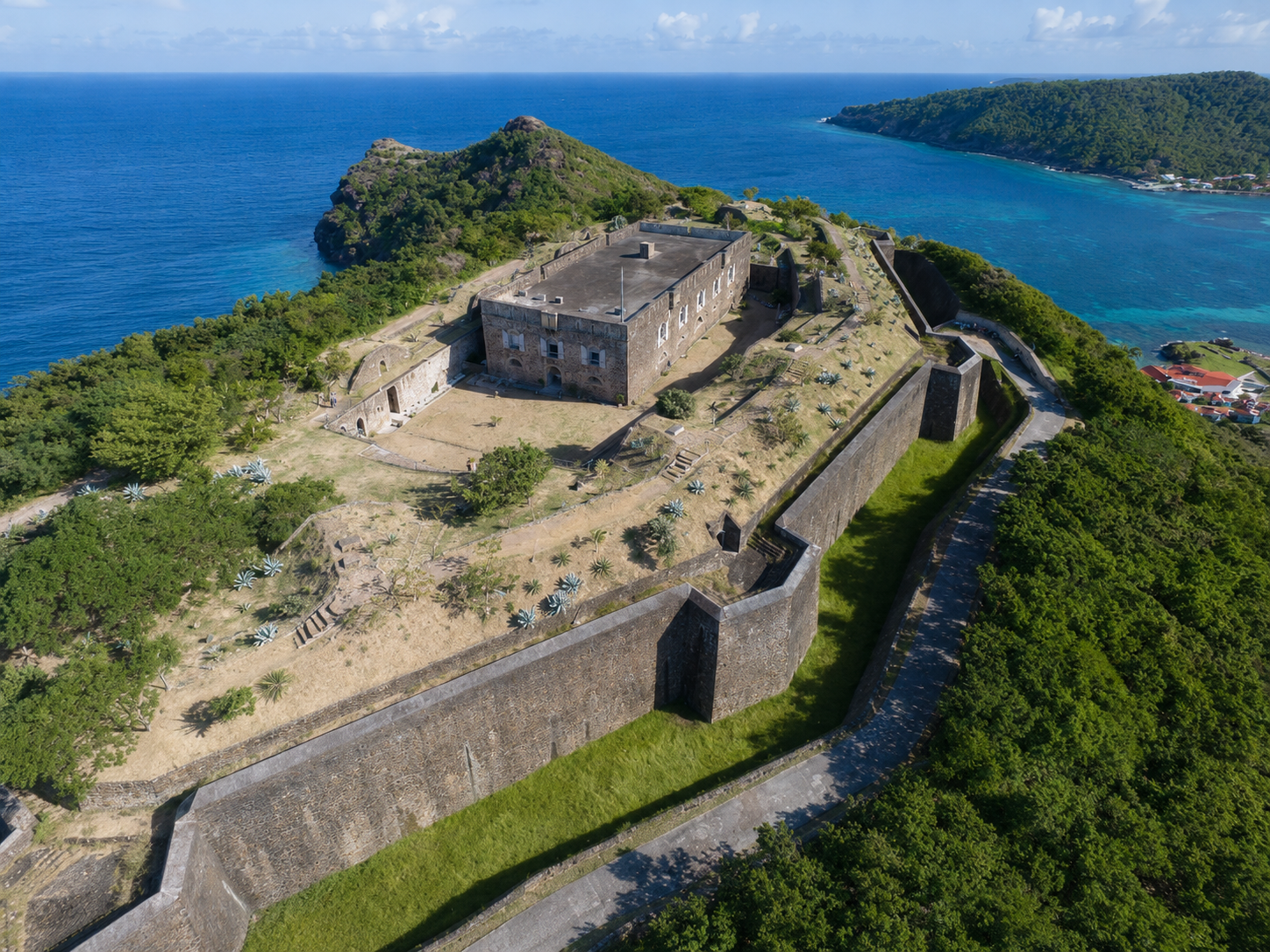 vue du fort napoléon a terre de haut les saintes