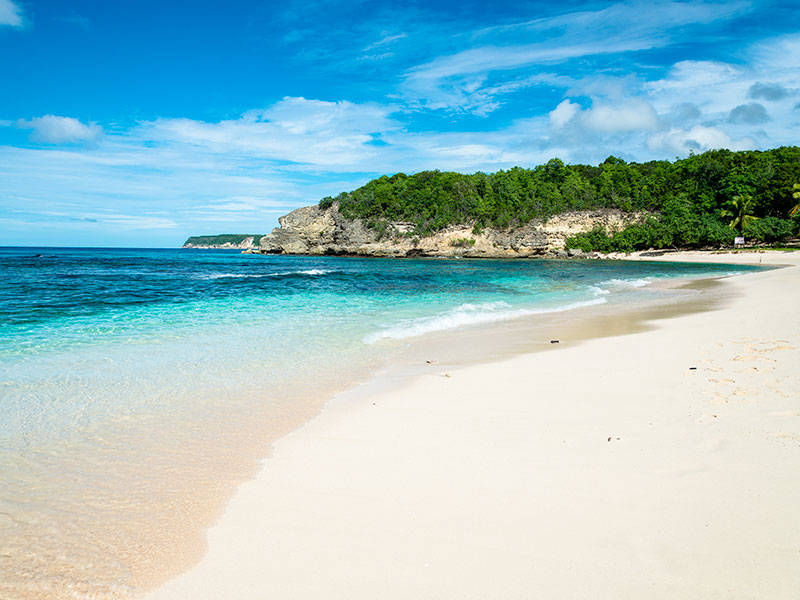 Plage de l'Anse Laborde à Anse-Bertrand en Guadeloupe.