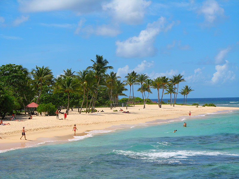 Plage de la Chapelle à Anse-Bertrand en Guadeloupe.